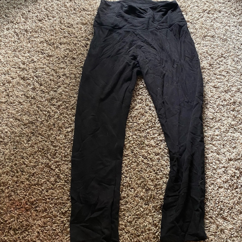 Women’s black 3/4 length leggings